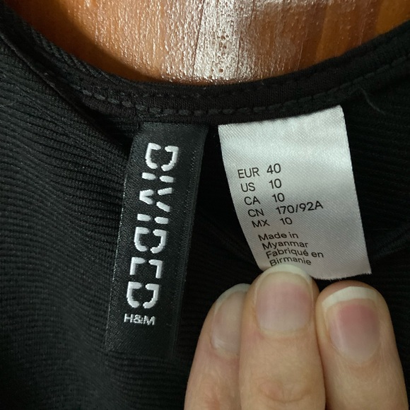 Black Sleeveless Skater Dress 🖤✨🖤👯♀️✨ - Picture 2 of 7